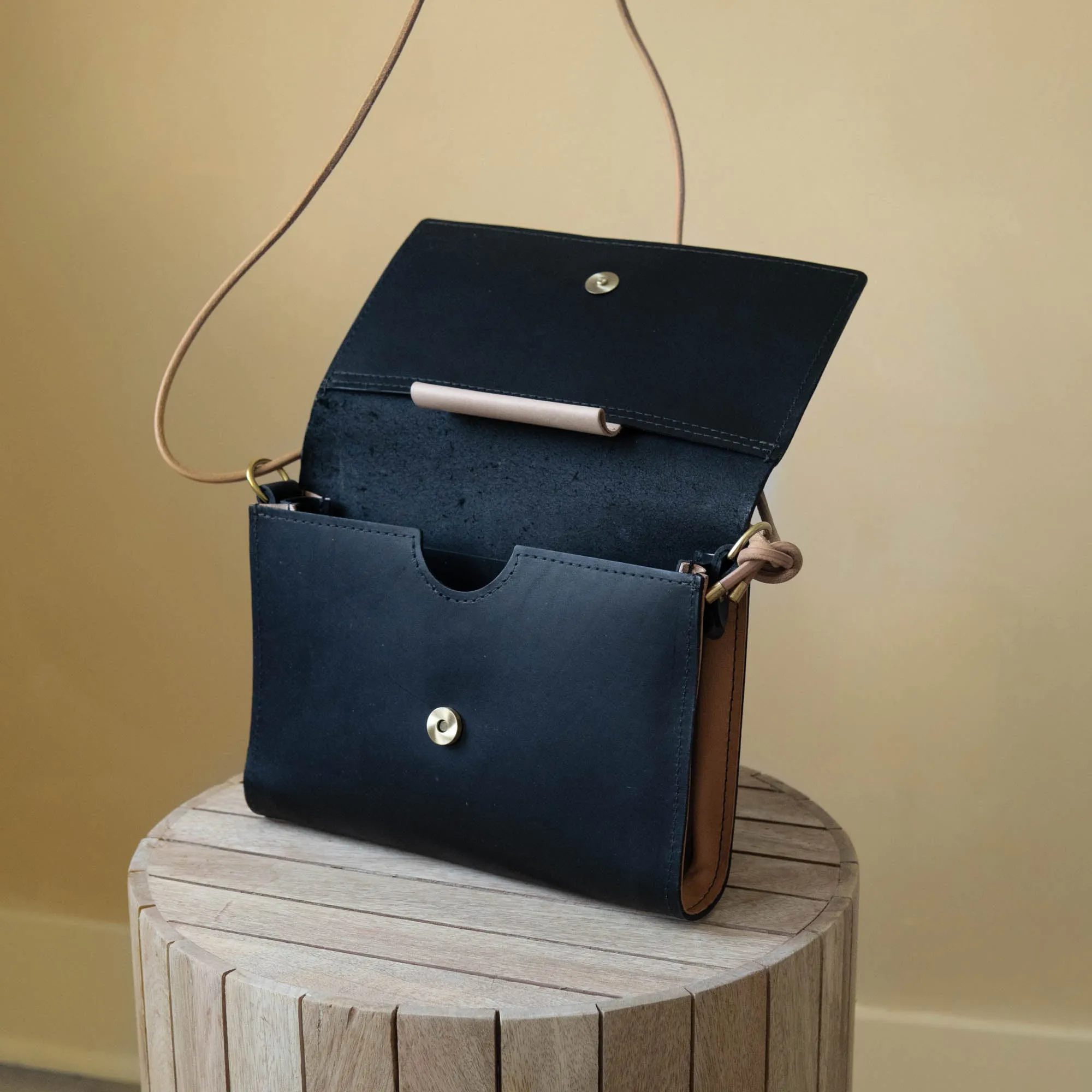 Adelaide Crossbody, Black