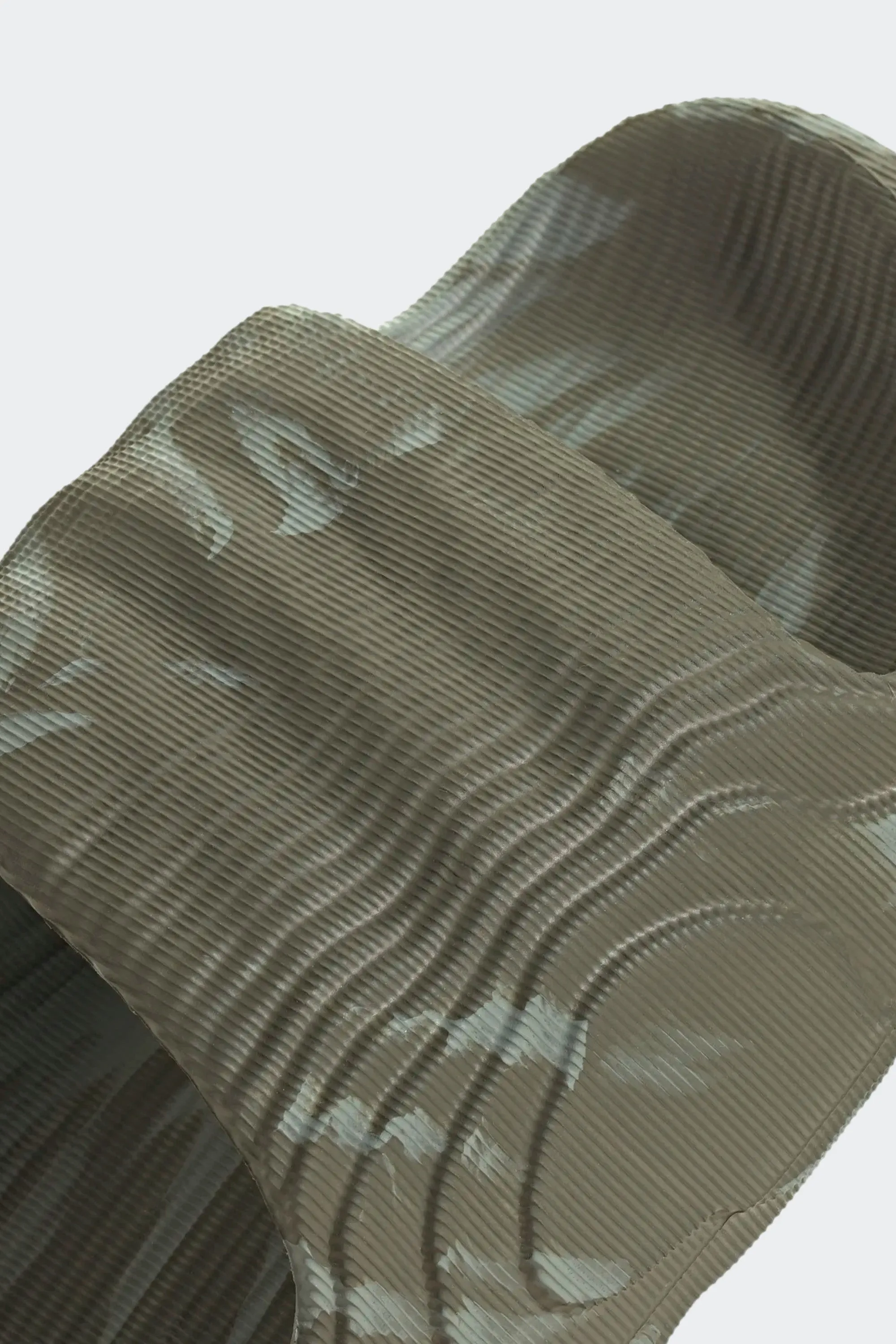ADILETTE 22