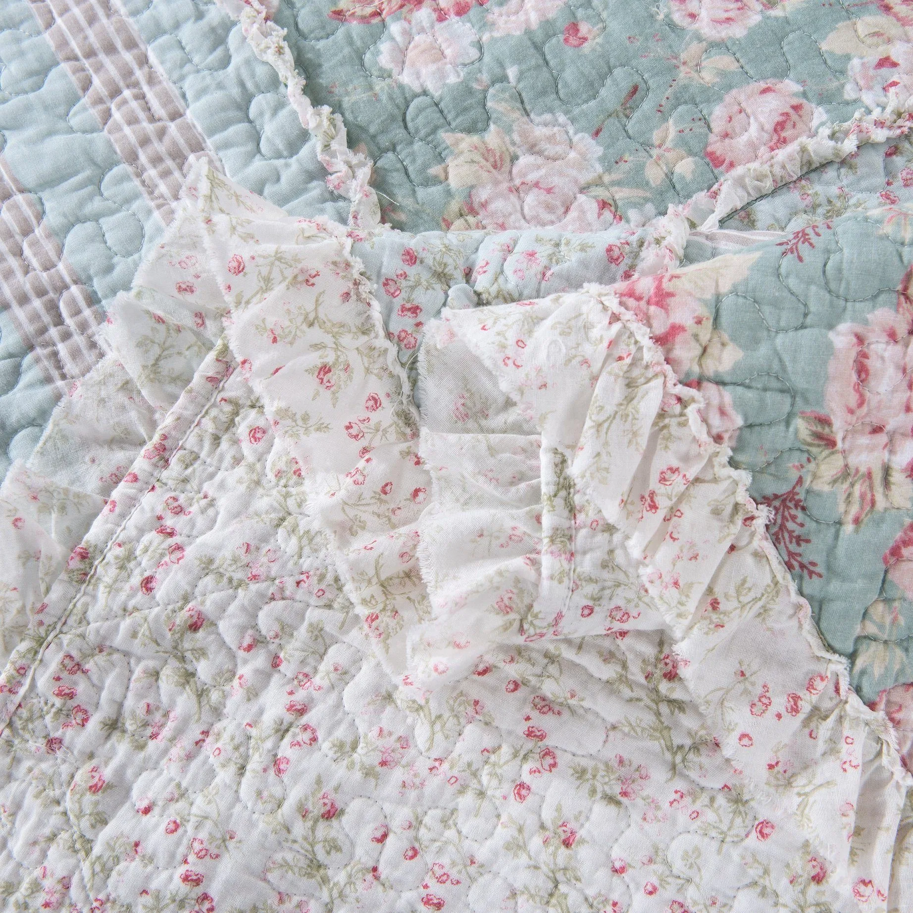 DaDa Bedding Hint of Mint Floral Pastel Cotton Patchwork Ruffle Bedspread Set (JHW-3036)