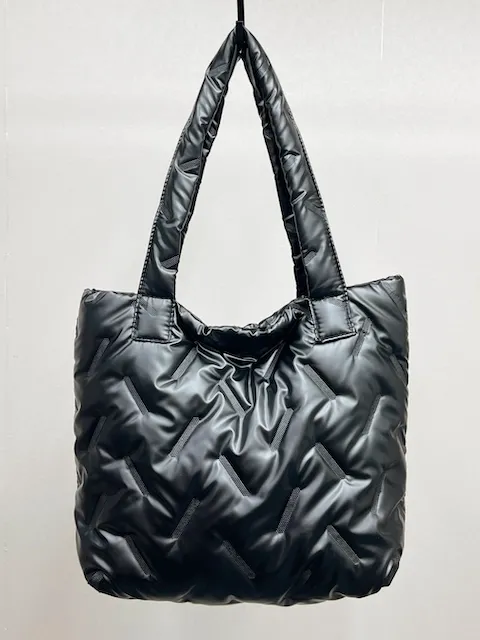P24004b Pretty Persuasions Shine Quilted Puffy Tote
