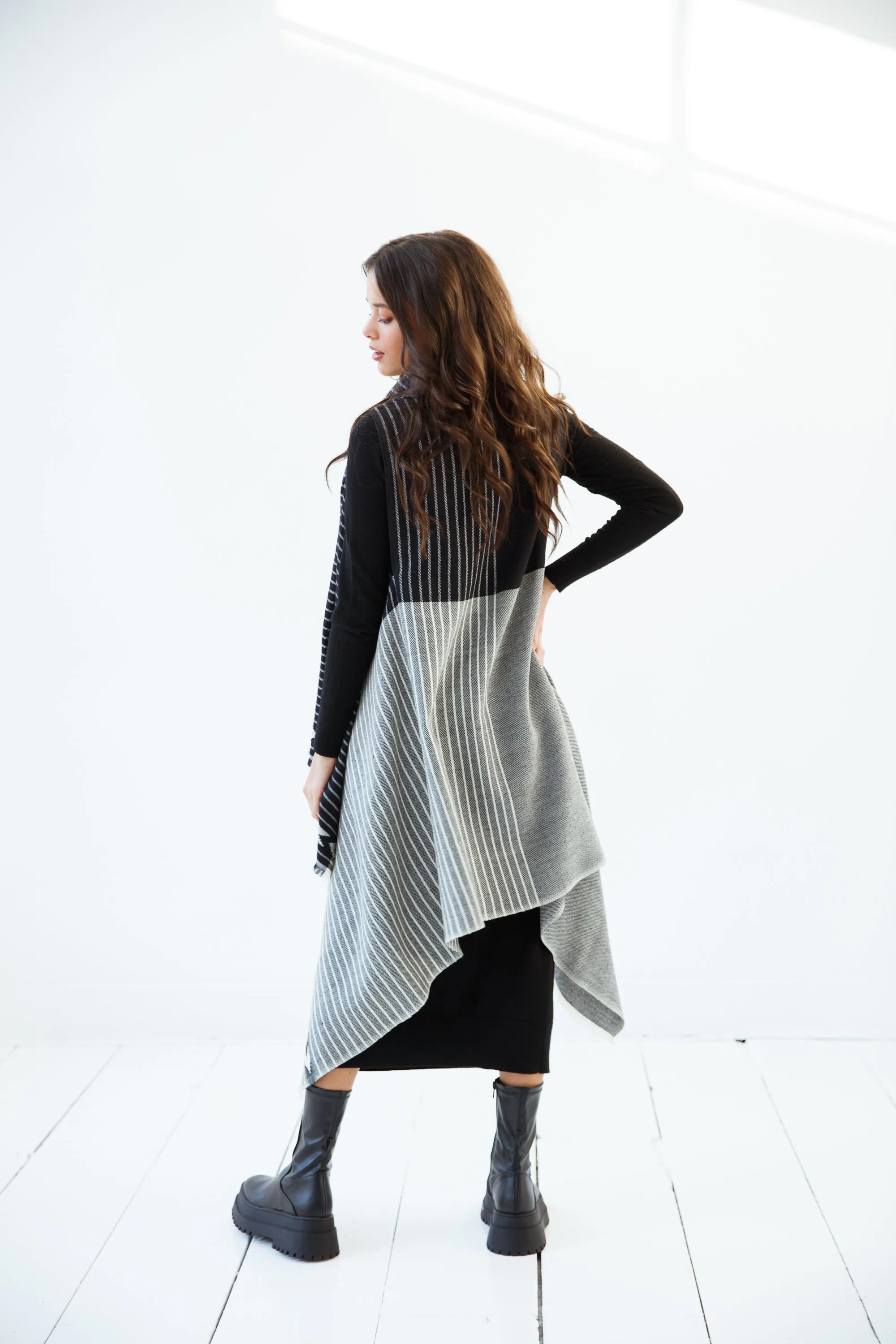 PETITE Light Wool Cape Fusion Graphic