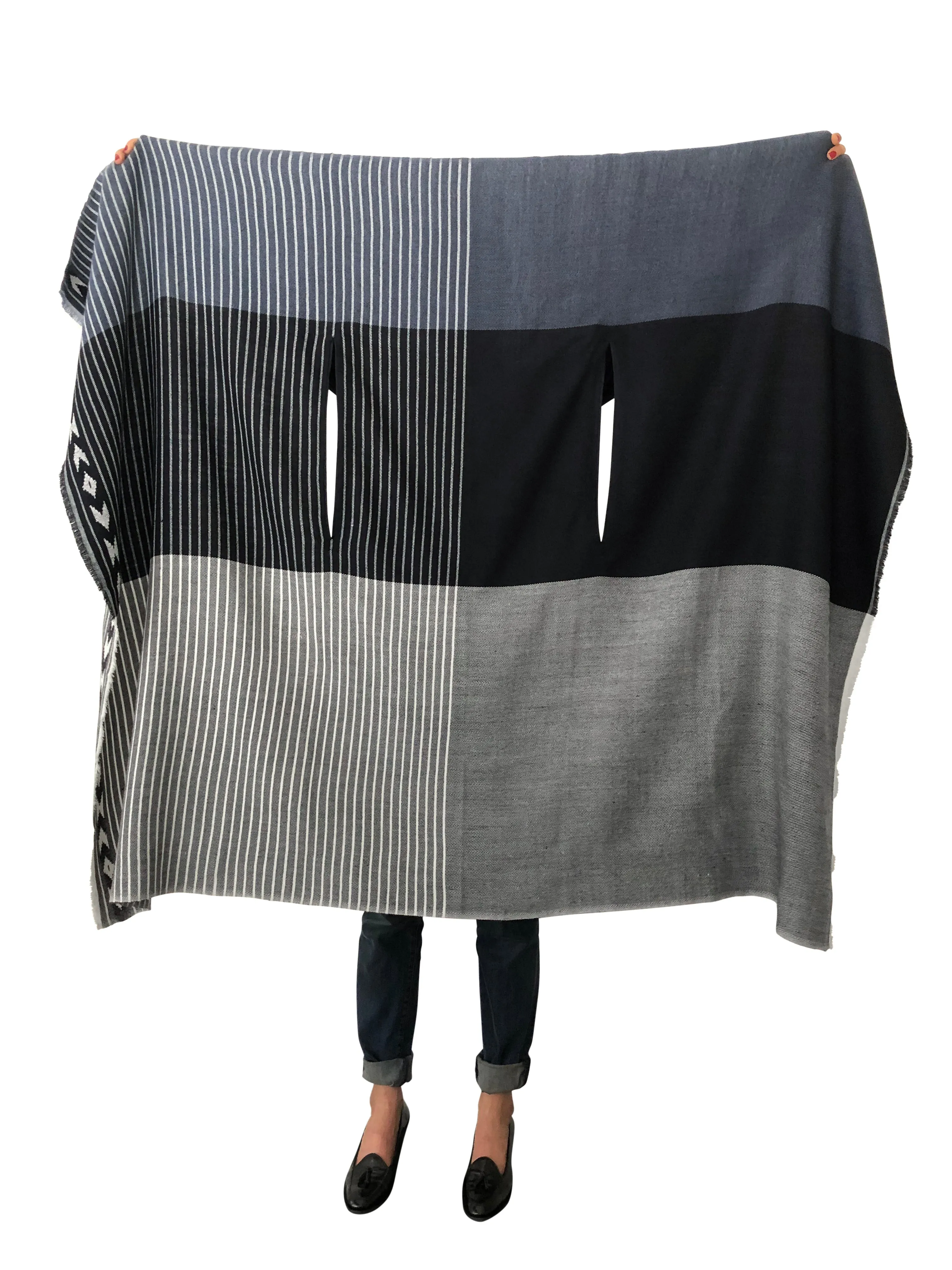 PETITE Light Wool Cape Fusion Graphic