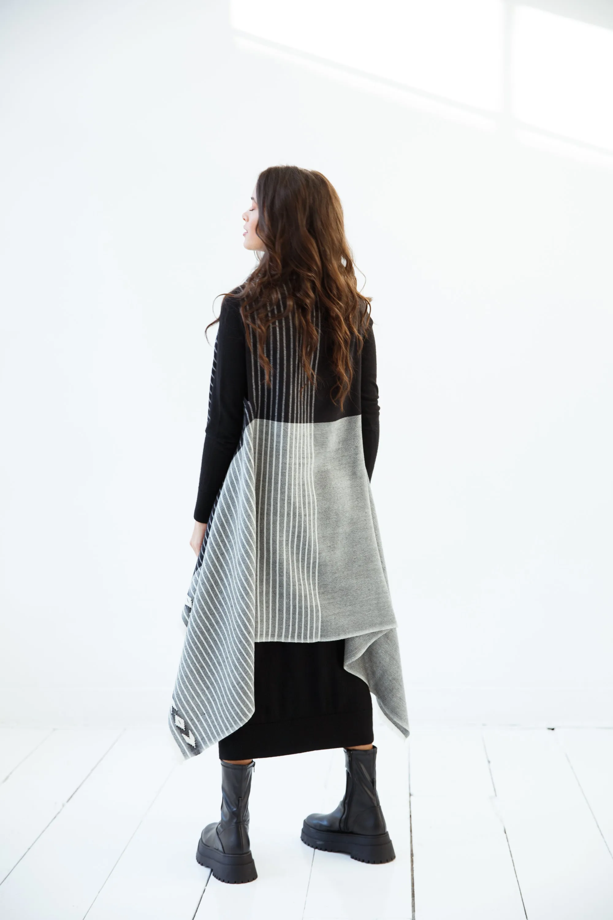PETITE Light Wool Cape Fusion Graphic