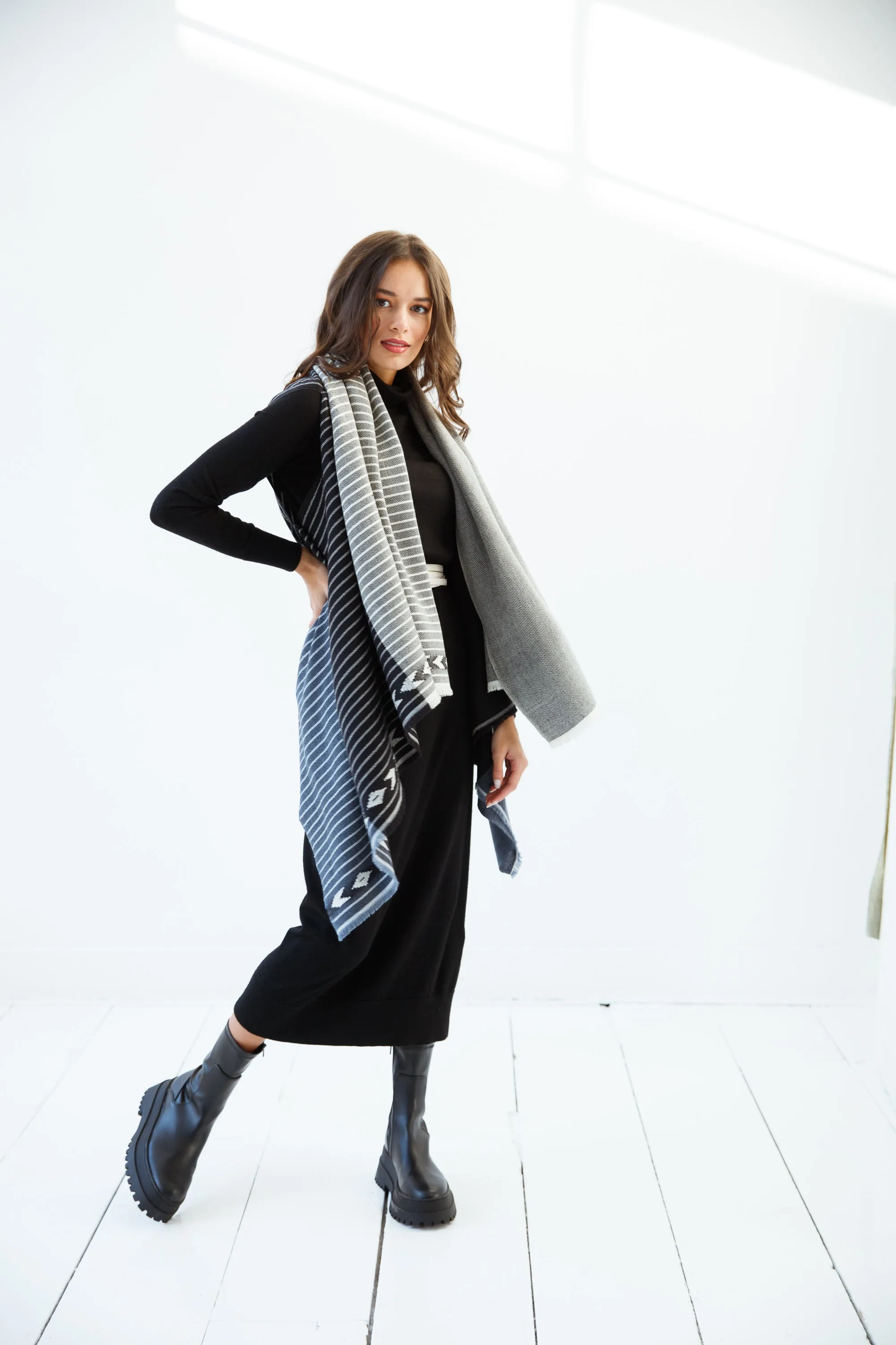 PETITE Light Wool Cape Fusion Graphic