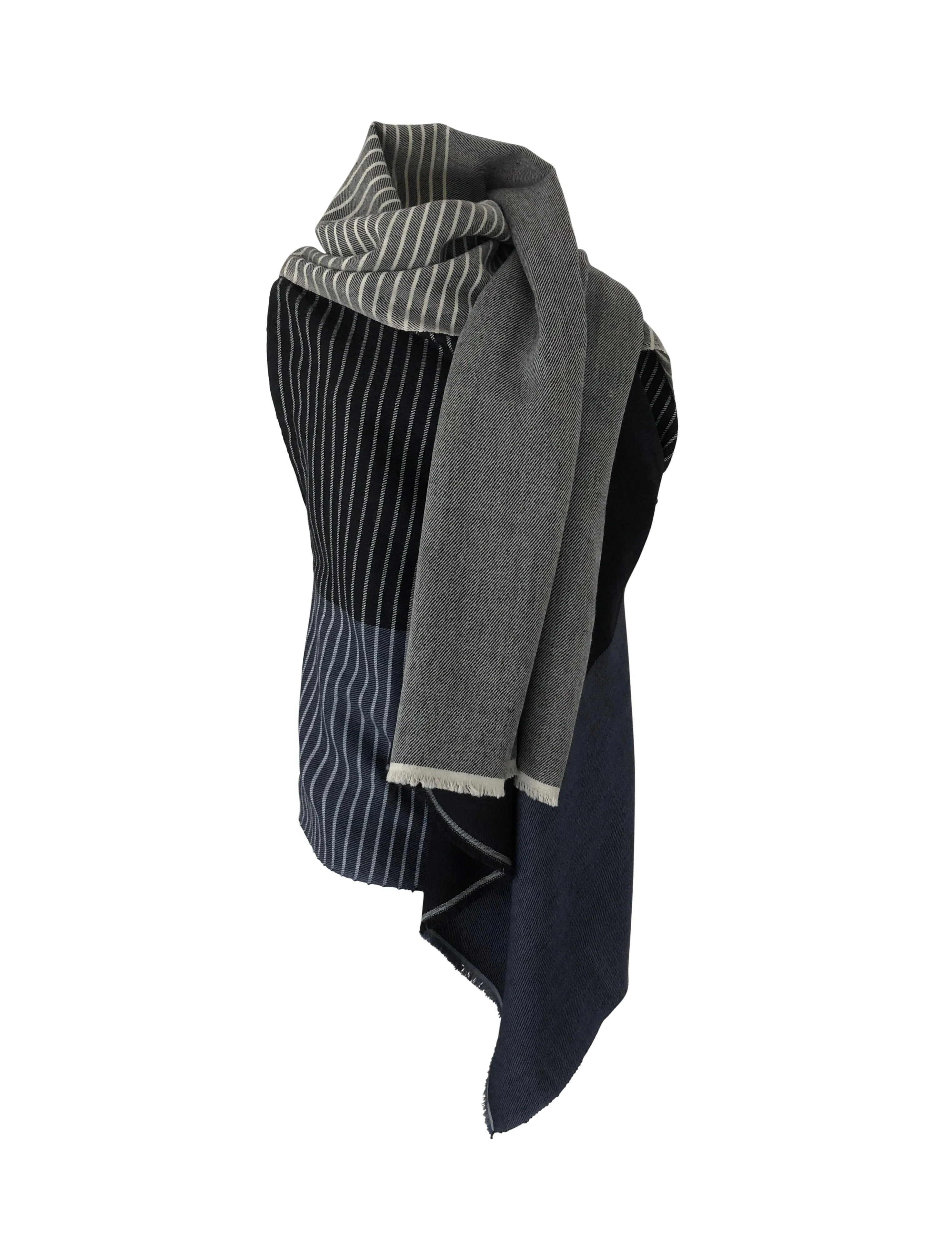 PETITE Light Wool Cape Fusion Graphic