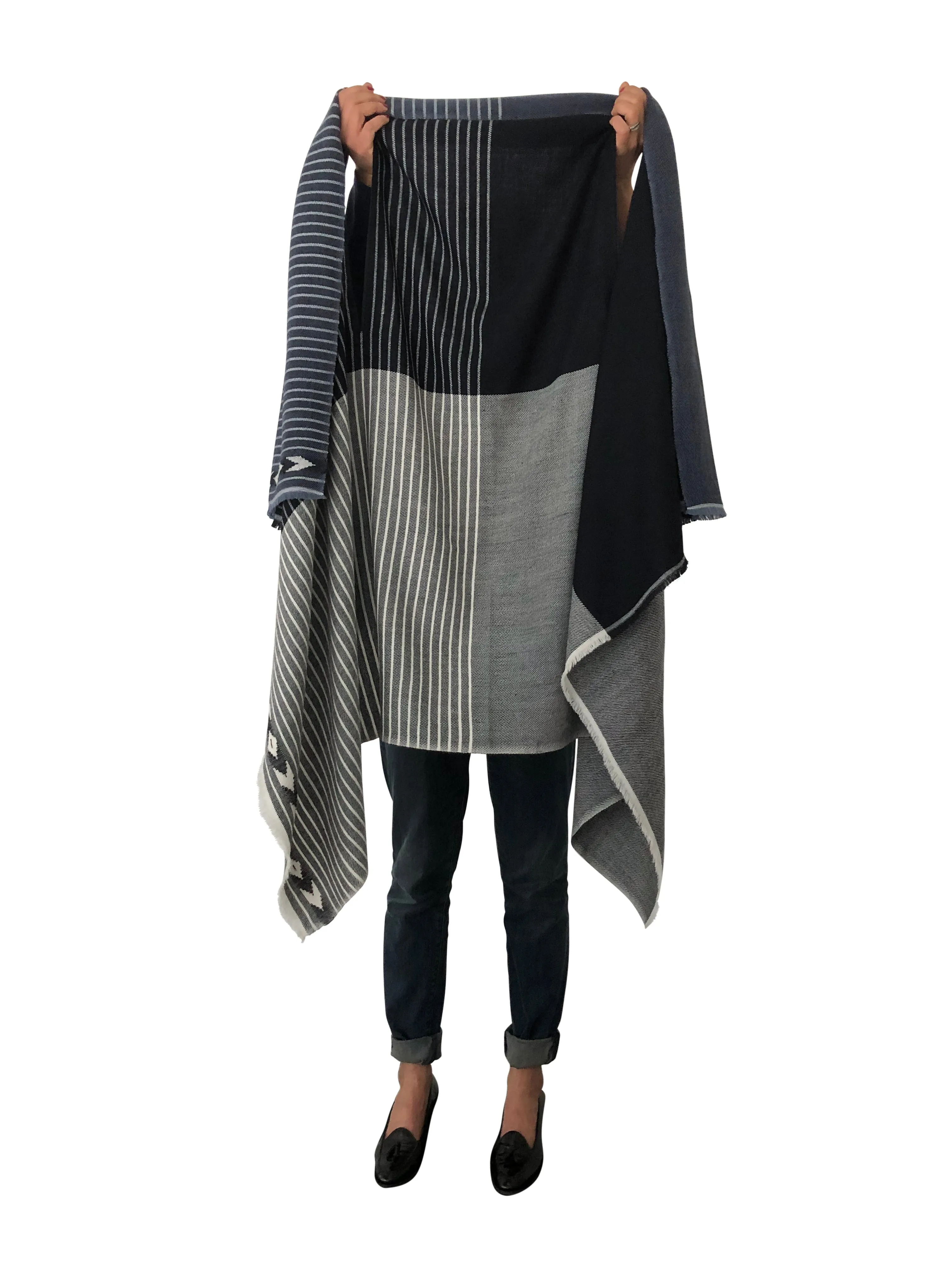 PETITE Light Wool Cape Fusion Graphic